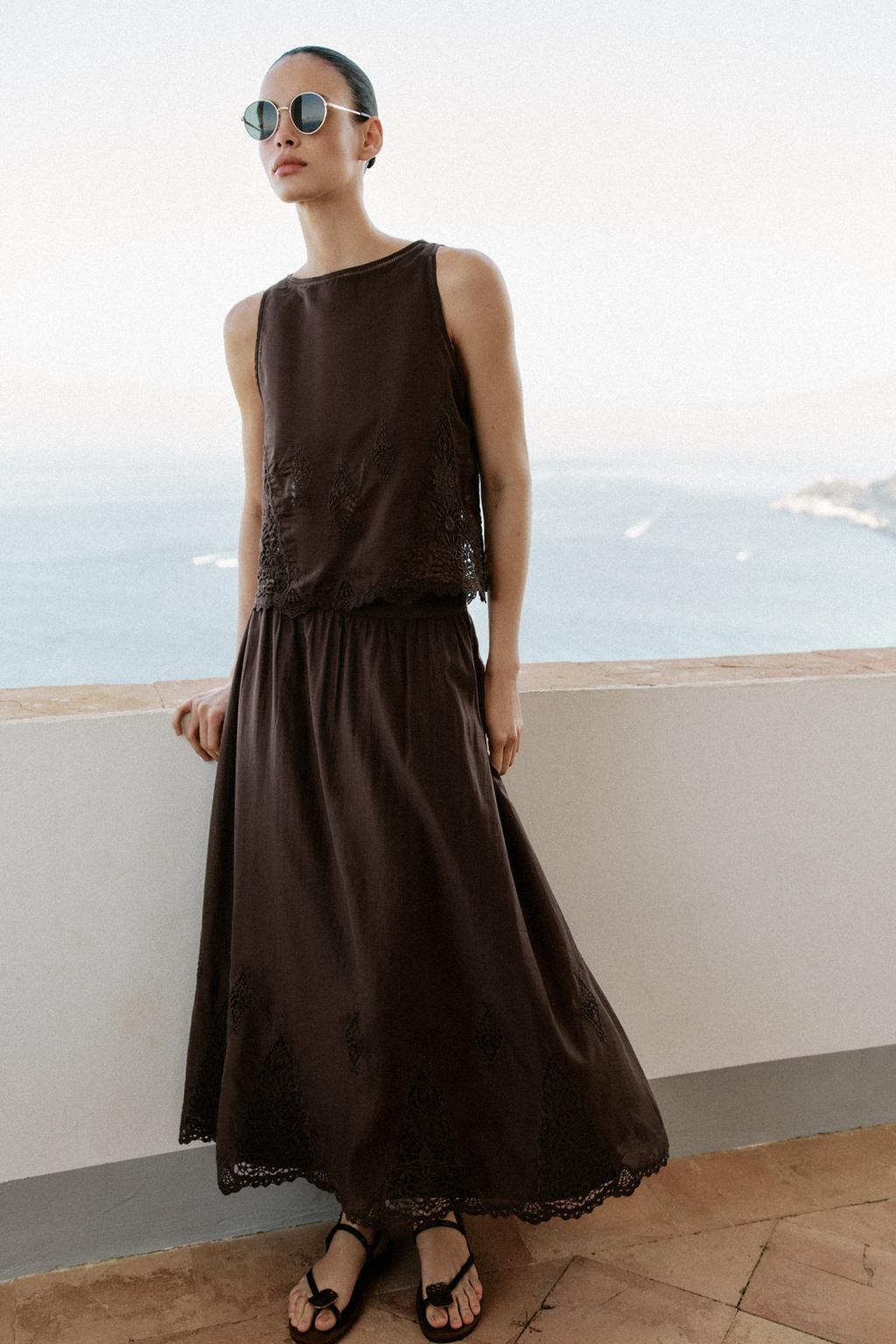 ОБЪЕМНАЯ ЮБКА МИДИ С ВЫШИВКОЙ