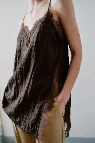 Топ в бельевом стиле с кружевом- Заказать в России