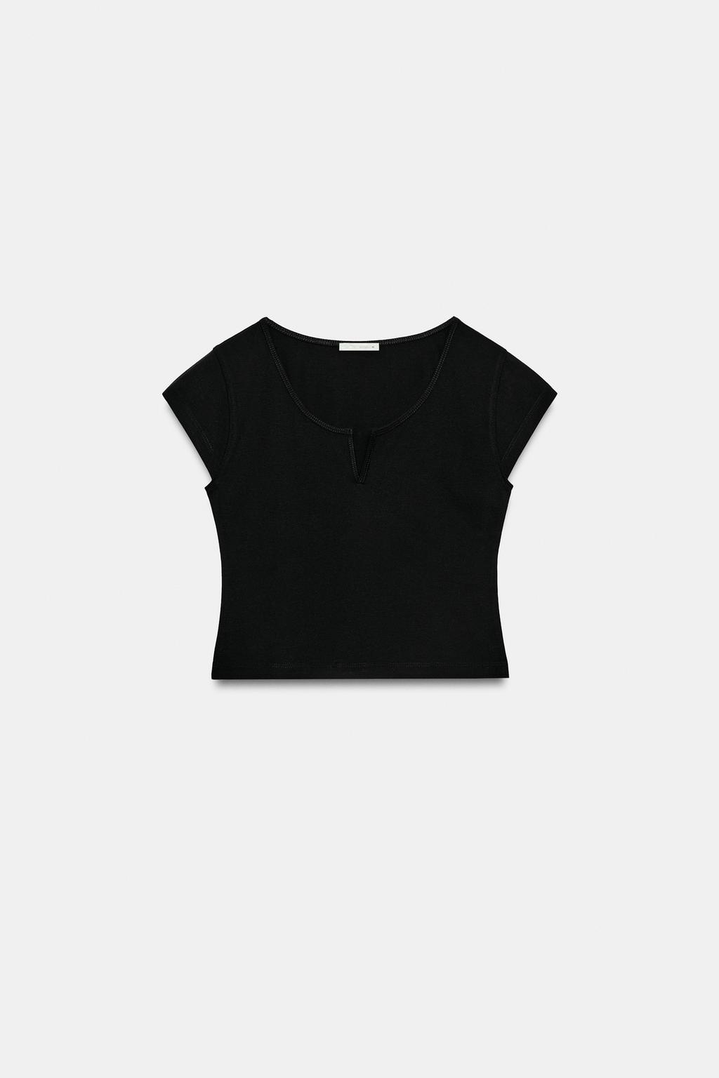 УКОРОЧЕННЫЙ ТОП С ВЫРЕЗОМ