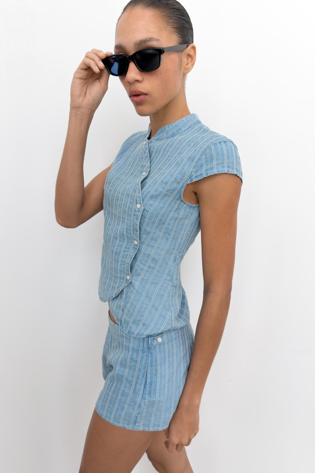 ТОП НА ЗАПÁХЕ В ПОЛОСКУ С ПУГОВИЦАМИ