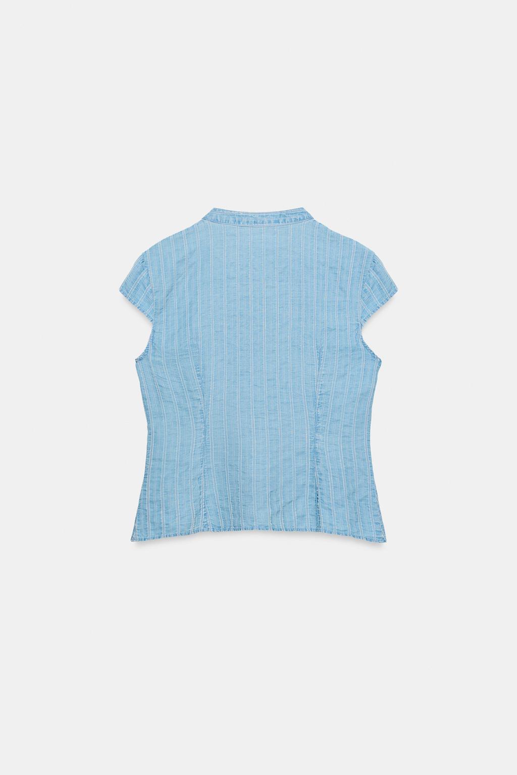 ТОП НА ЗАПÁХЕ В ПОЛОСКУ С ПУГОВИЦАМИ