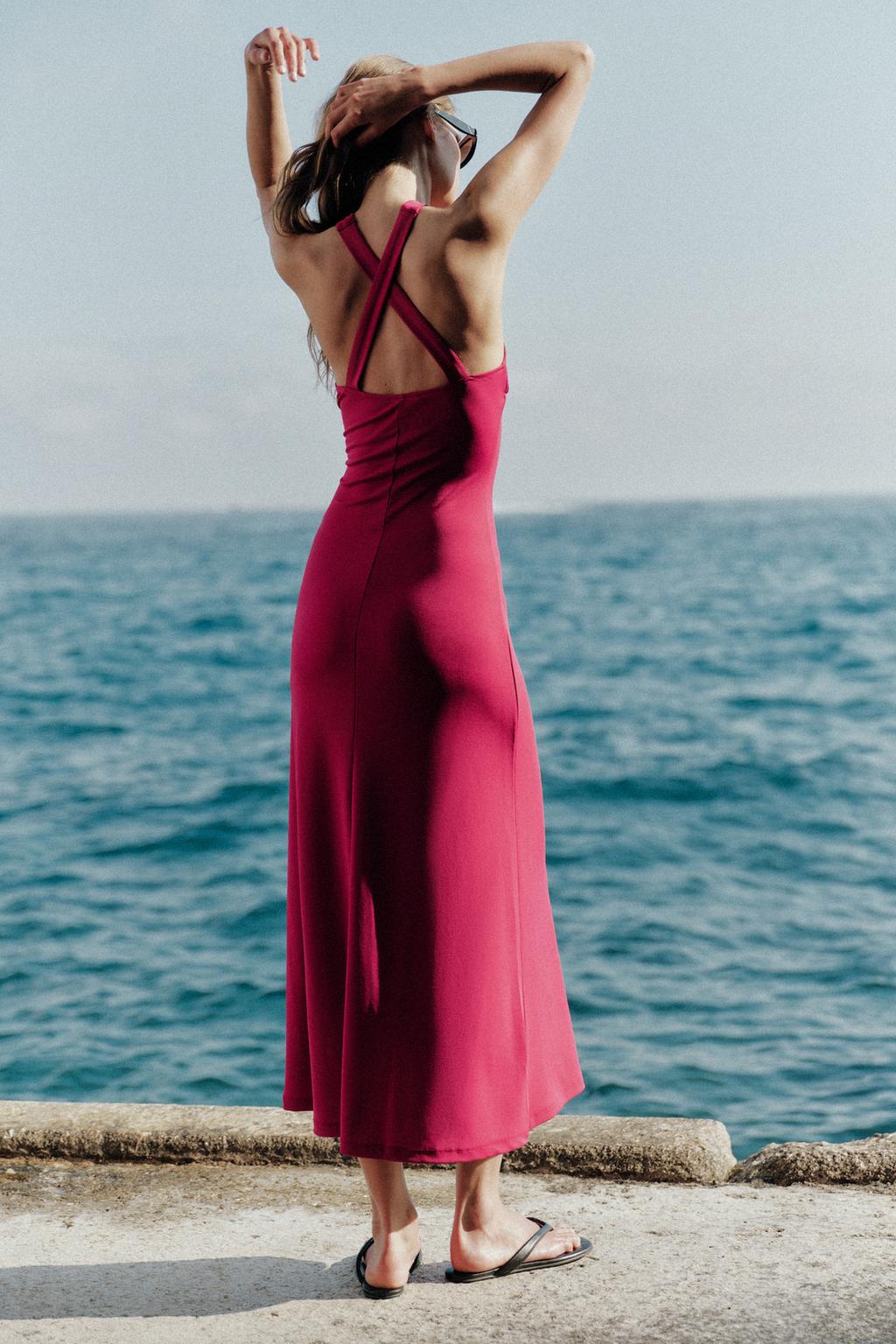 ДЛИННОЕ ПЛАТЬЕ ИЗ СТРУЯЩЕЙСЯ ТКАНИ