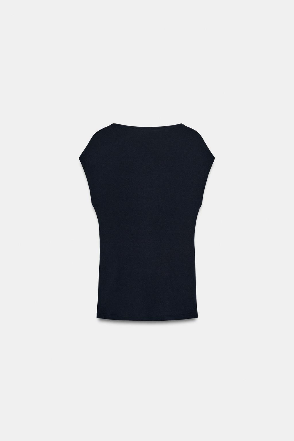 ТОП СО СБОРКАМИ И МЕТАЛЛИЧЕСКОЙ ДЕКОРАТИВНОЙ ФУРНИТУРОЙ