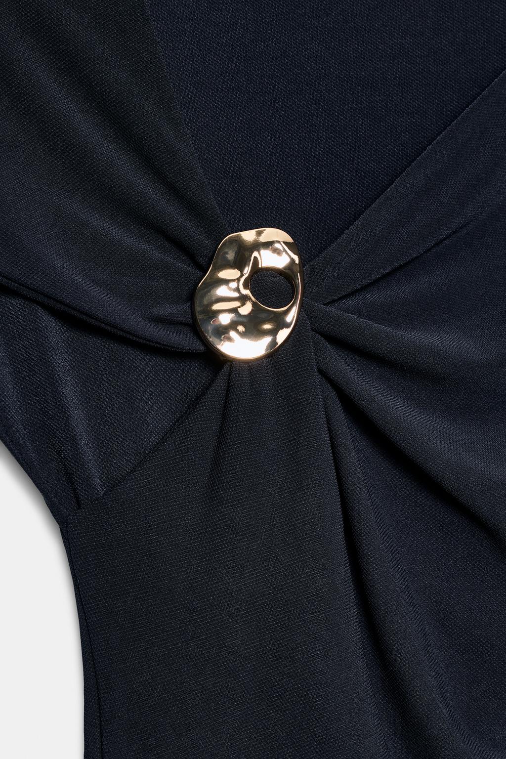 ТОП СО СБОРКАМИ И МЕТАЛЛИЧЕСКОЙ ДЕКОРАТИВНОЙ ФУРНИТУРОЙ