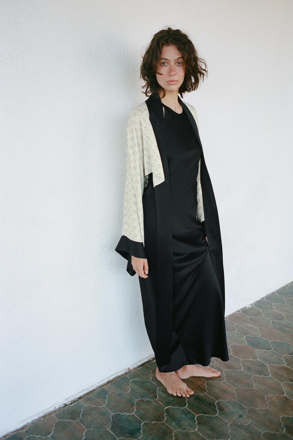 УКОРОЧЕННЫЙ ЖАКЕТ С ПРИНТОМ