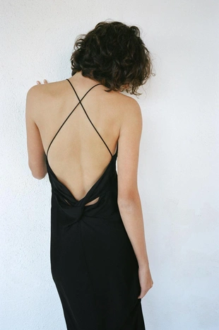 Длинное платье в бельевом стиле с узлом на спине- Заказать в России