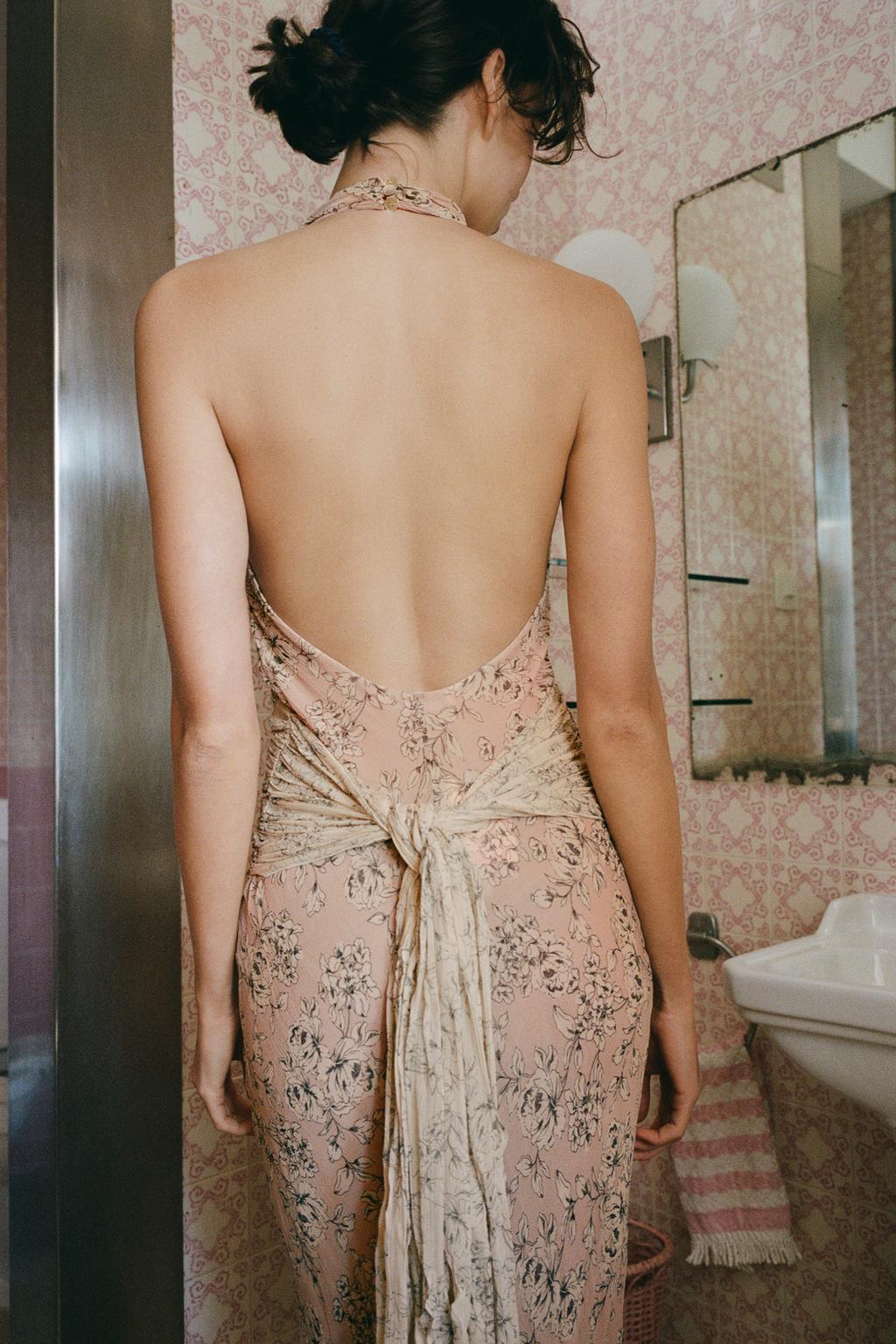 ПЛАТЬЕ ХАЛТЕР С ЦВЕТОЧНЫМ ПРИНТОМ