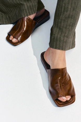 Кожаные мюли на танкетке- Заказать в России