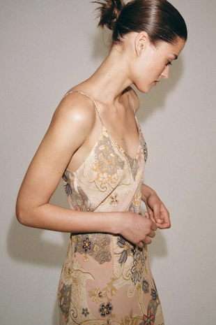 Платье-комбинация с цветочным принтом — коллекция Zara «Zw»- Заказать в России