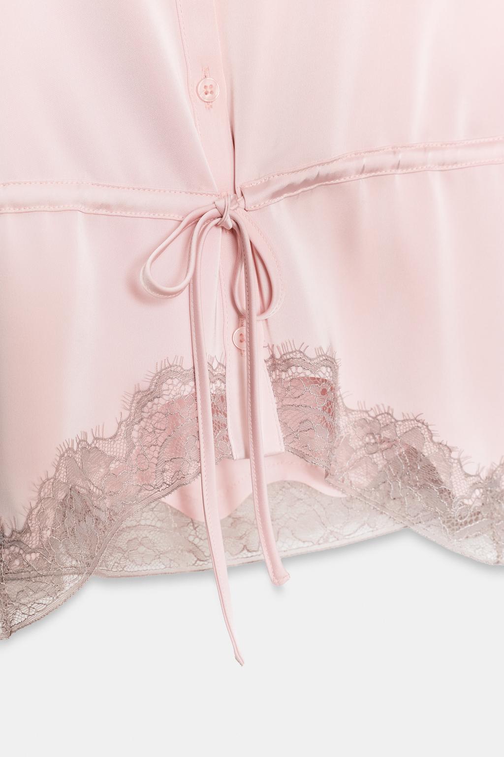 АТЛАСНЫЙ ТОП С КРУЖЕВОМ