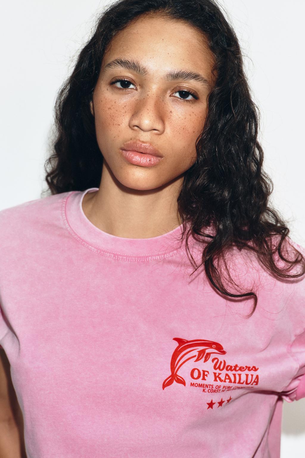 ФУТБОЛКА ИЗ ТКАНИ С ЭФФЕКТОМ ПОТЕРТОСТИ С НАДПИСЬЮ