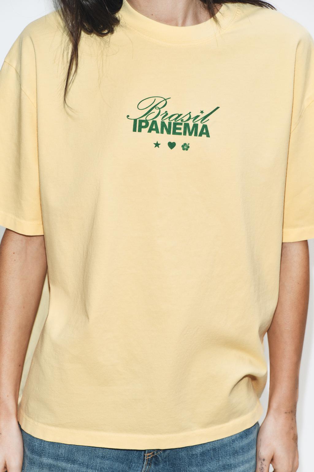 ФУТБОЛКА ИЗ ТКАНИ С ЭФФЕКТОМ ПОТЕРТОСТИ С НАДПИСЬЮ