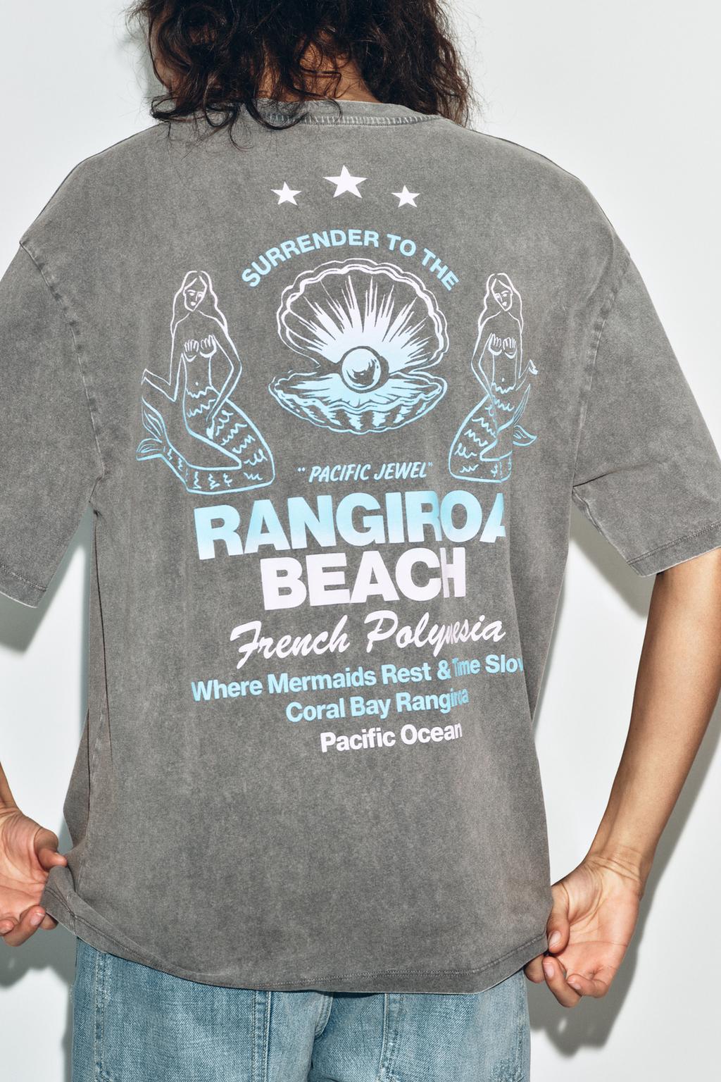 ФУТБОЛКА ИЗ ТКАНИ С ЭФФЕКТОМ ПОТЕРТОСТИ С НАДПИСЬЮ