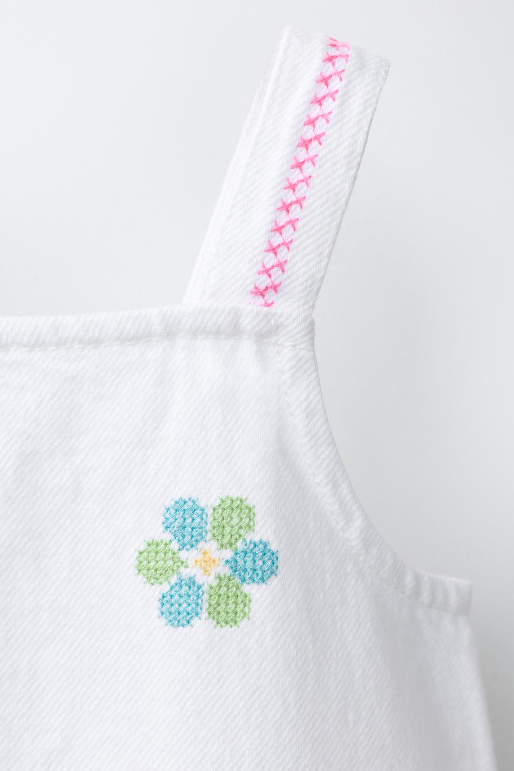 ПЛАТЬЕ ИЗ САРЖИ С ВЫШИВКОЙ КРЕСТИКОМ