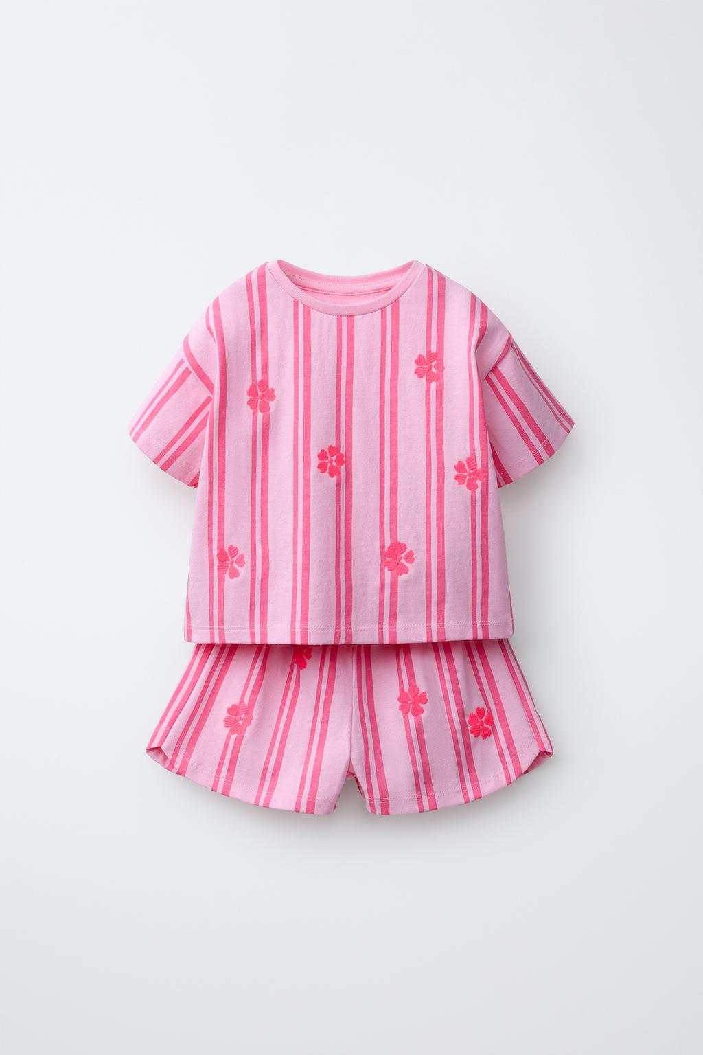 КОМПЛЕКТ ИЗ ФУТБОЛКИ И ШОРТОВ В ПОЛОСКУ С ВЫШИВКОЙ