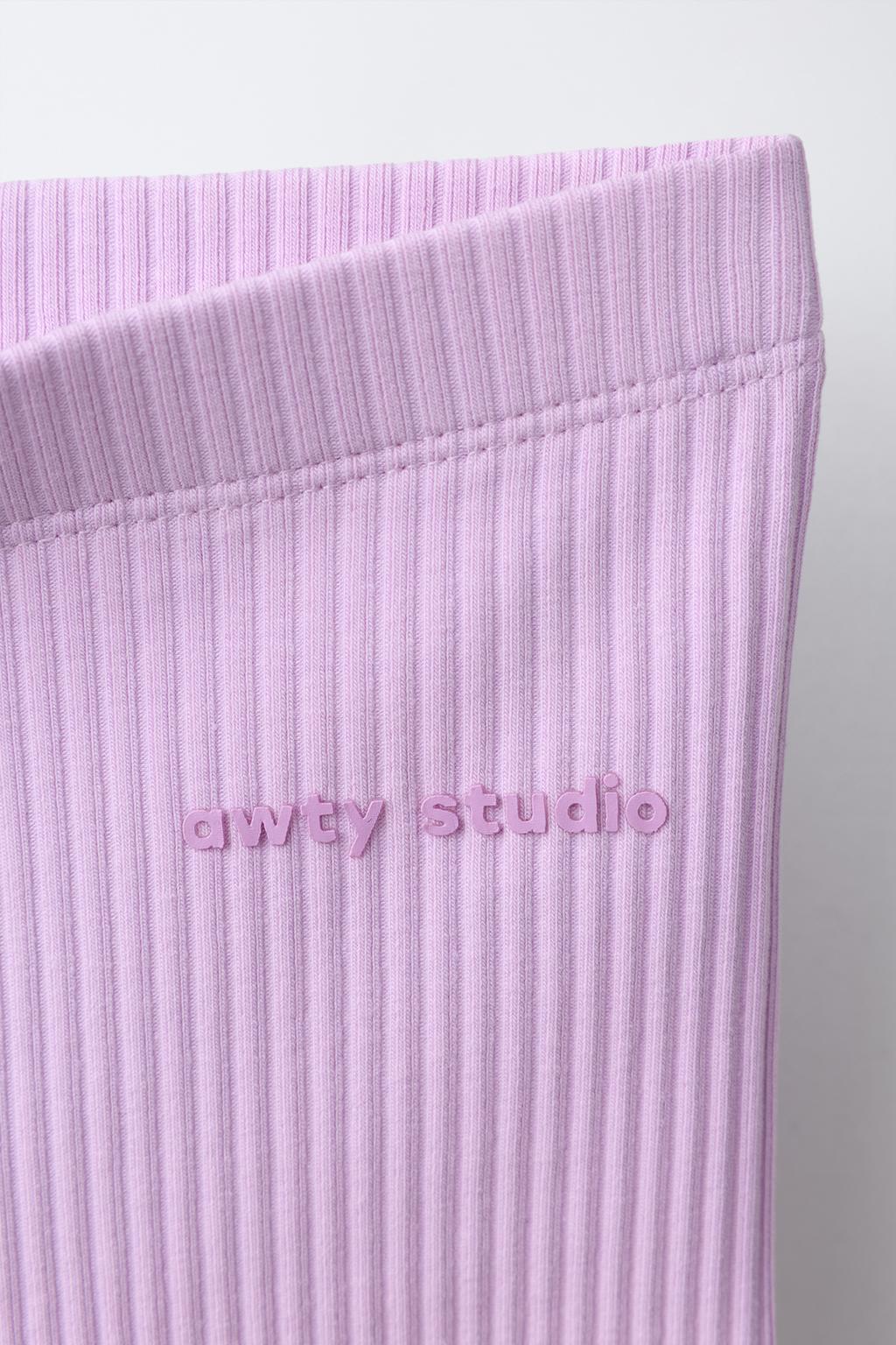 ВЕЛОСИПЕДНЫЕ ЛЕГИНСЫ В РУБЧИК С РЕЛЬЕФНОЙ НАДПИСЬЮ