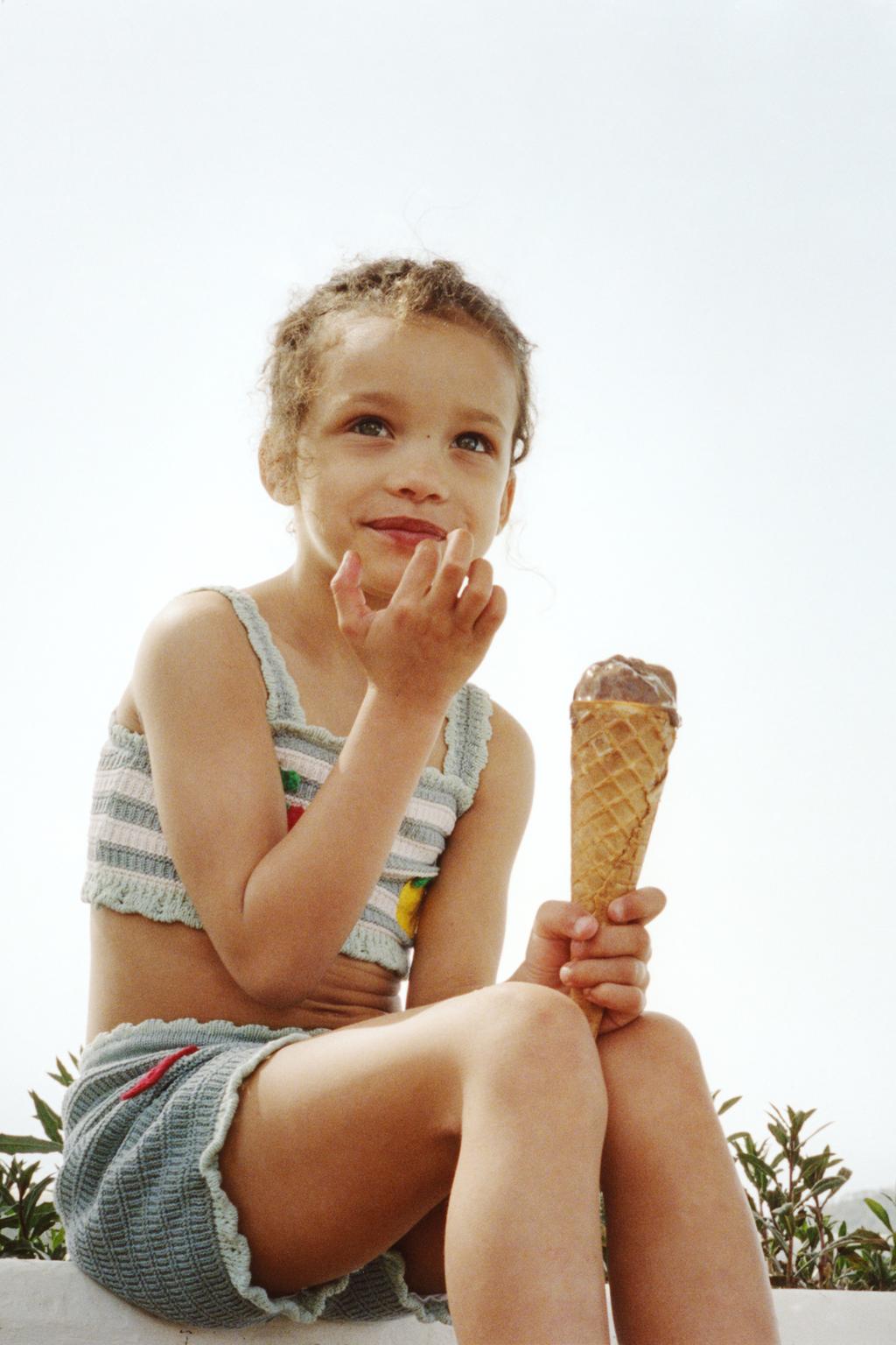 КОМПЛЕКТ ИЗ ТОПА И ШОРТ ИЗ КРУЖЕВА КРОШЕ С ФРУКТАМИ (1-6 ЛЕТ)