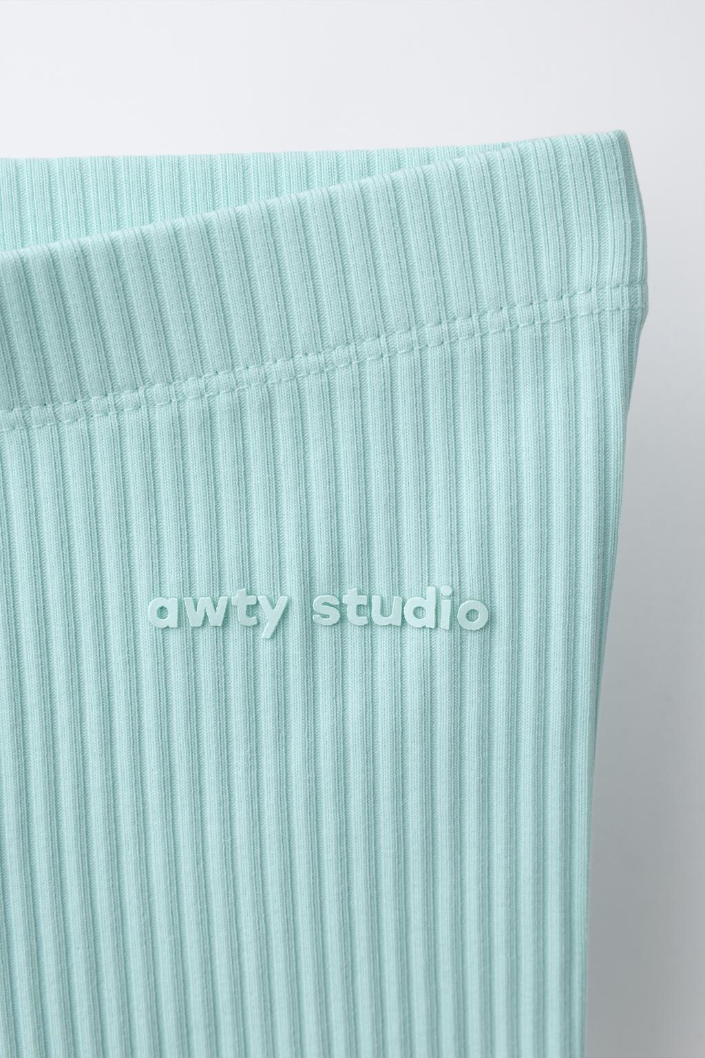 ВЕЛОСИПЕДНЫЕ ЛЕГИНСЫ В РУБЧИК С РЕЛЬЕФНОЙ НАДПИСЬЮ