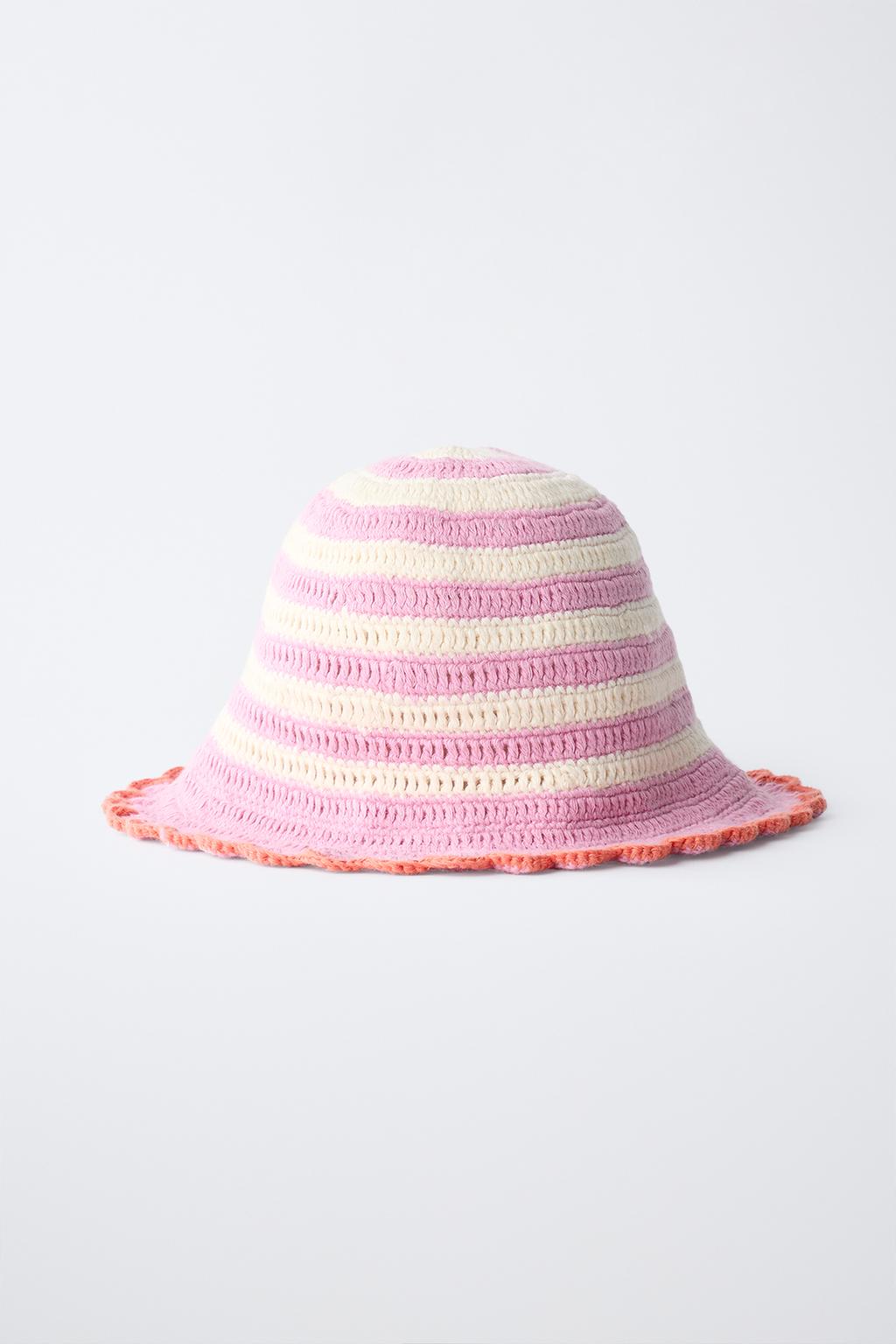 ВЯЗАНАЯ КРЮЧКОМ ШАПКА В ПОЛОСКУ