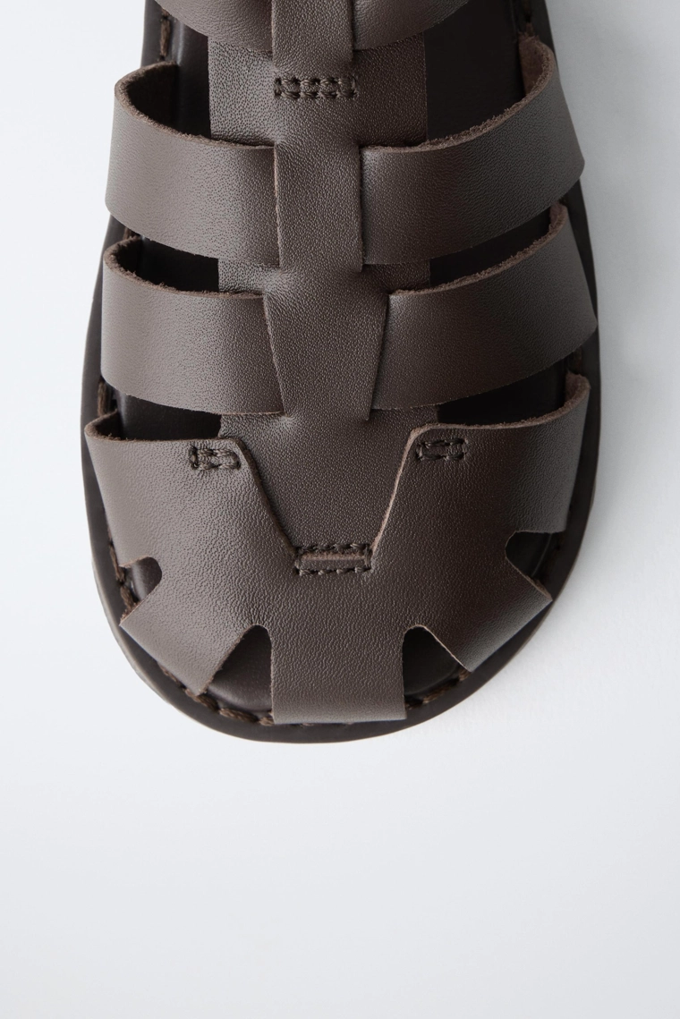 Кожаные сандалии с ремешками