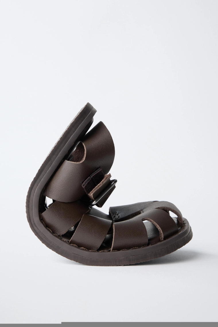 Кожаные сандалии с ремешками