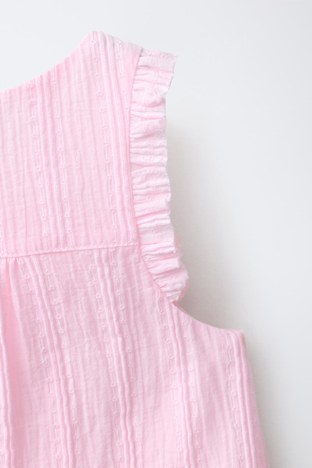 ТОП ИЗ РЕЛЬЕФНОЙ ТКАНИ