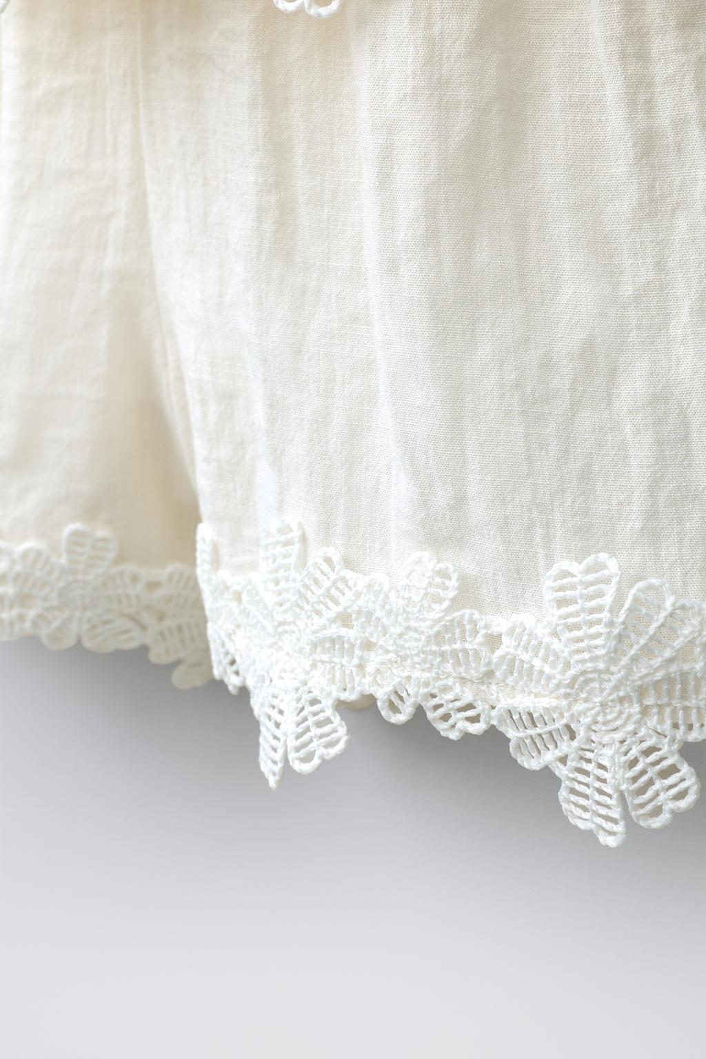 КОРОТКИЙ КОМБИНЕЗОН ХАЛТЕР С ВЫШИВКОЙ