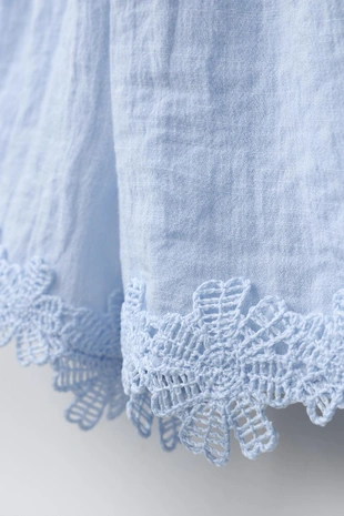 Короткий комбинезон халтер с вышивкой