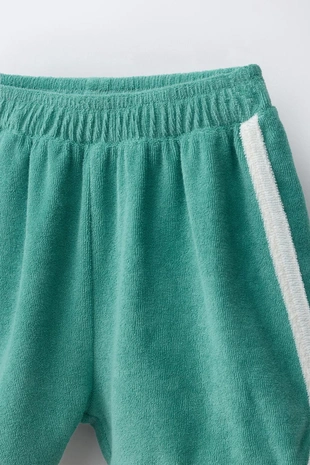 Комплект из футболки и шортов с вставками из махровой ткани- Заказать в России