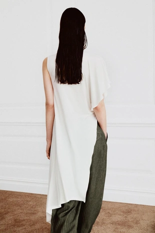 Топ асимметричного кроя со сборками- Заказать в России