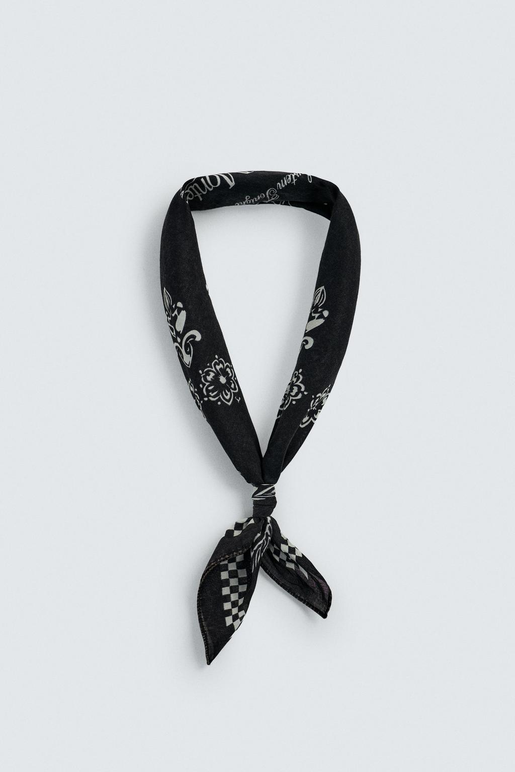 БАНДАНА С ГРАФИЧЕСКИМ ГЕОМЕТРИЧЕСКИМ ПРИНТОМ