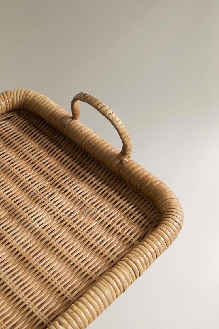 Декоративные подносы из ротанга