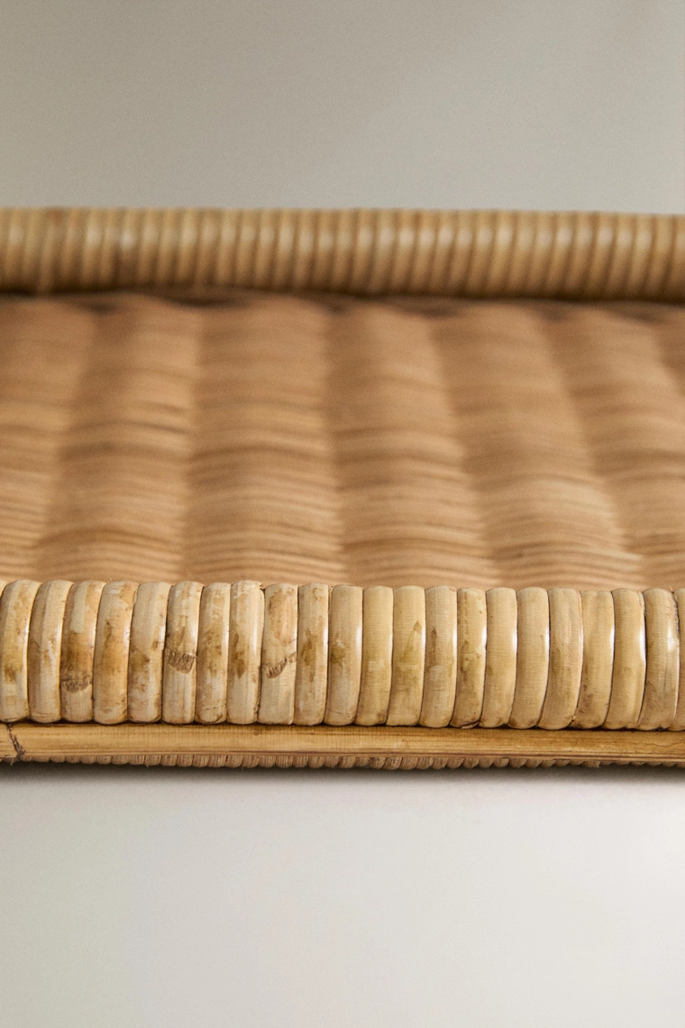 Декоративные подносы из ротанга