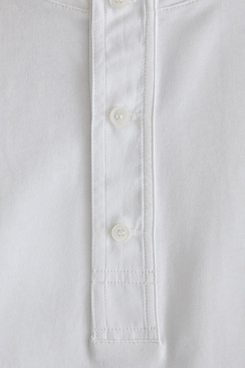 Хлопковая футболка с пуговицами