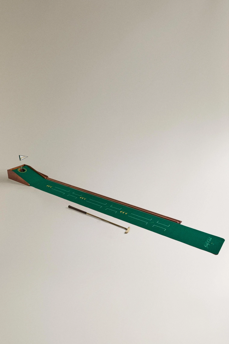 Игра мини-гольф