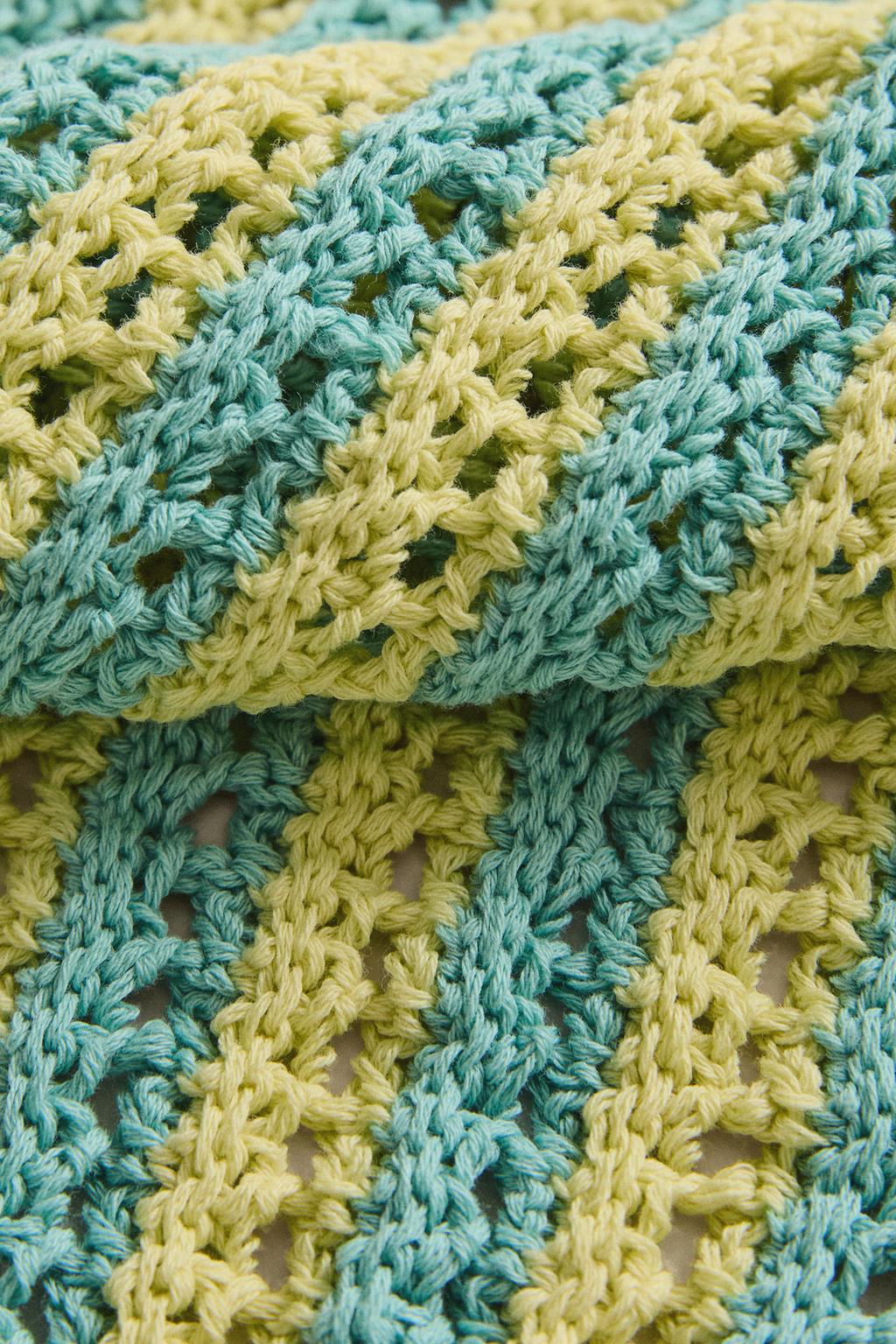 Детская вязаная пляжная бандана