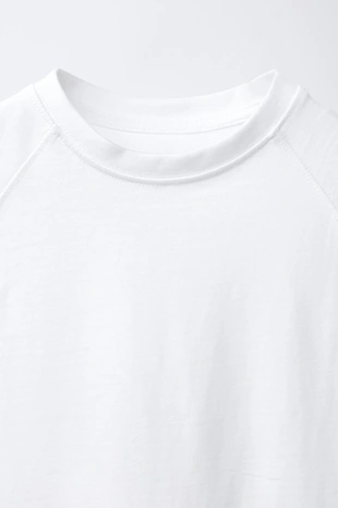 Однотонная футболка без рукавов