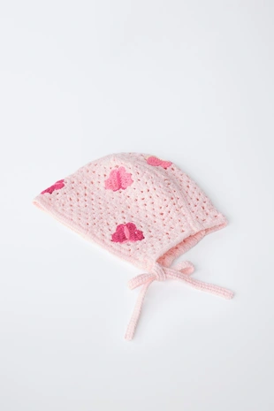 Чепчик крючком с бабочками- Заказать в России