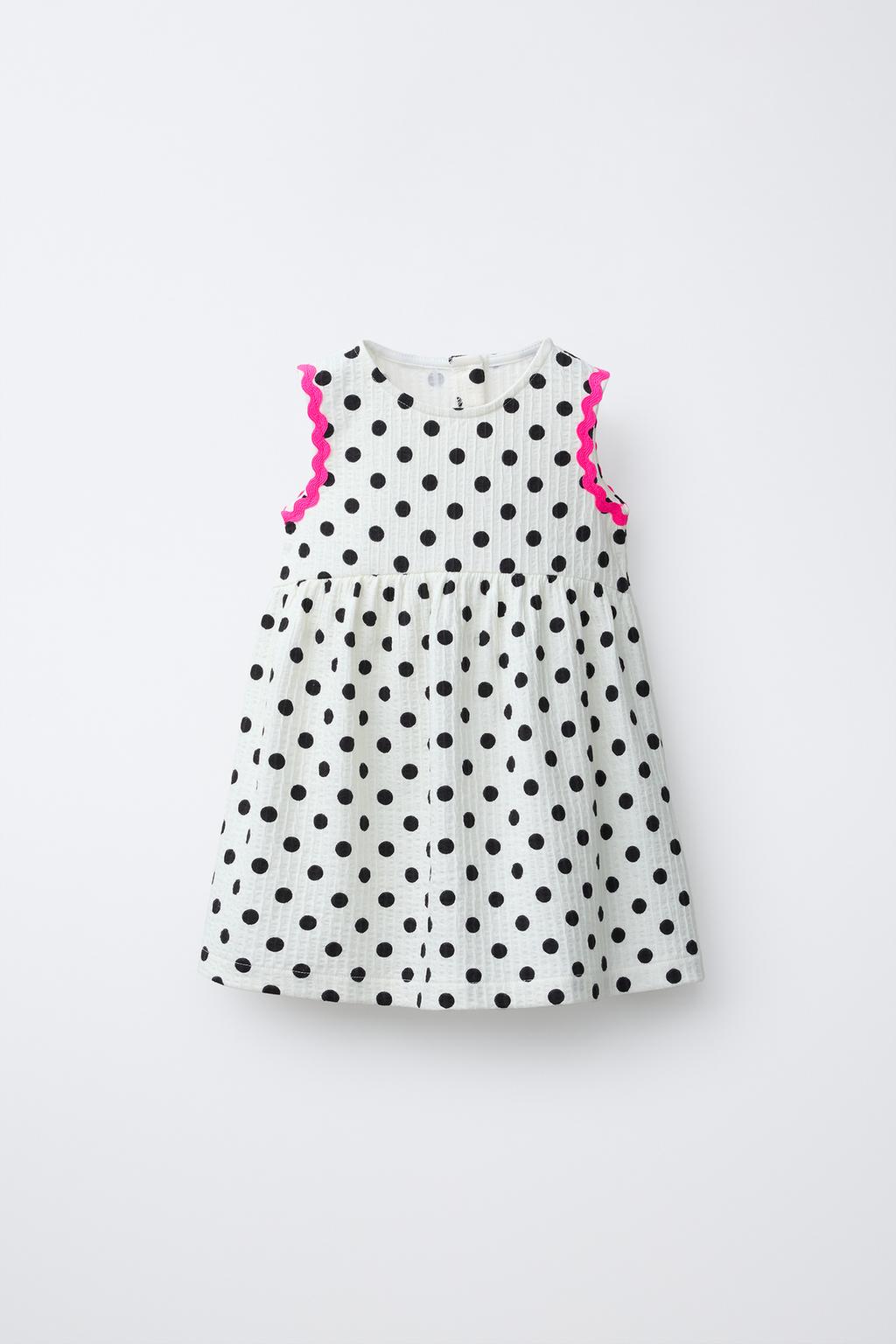 ПЛАТЬЕ В ГОРОШЕК И КОНТРАСТНЫЕ ВОЛНЫ