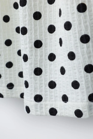 Платье в горошек и контрастные волны- Заказать в России