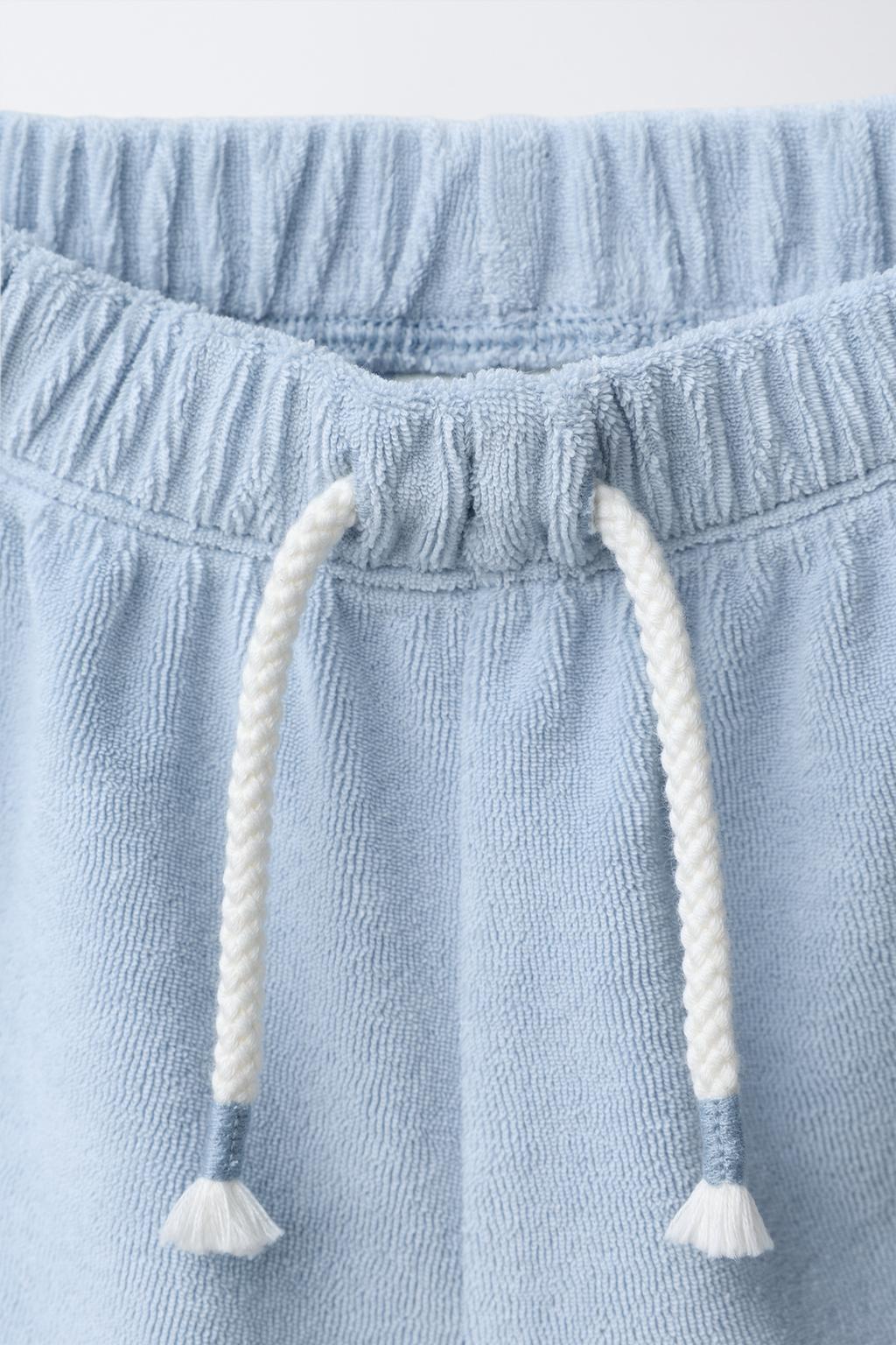 КОМПЛЕКТ ИЗ ФУТБОЛКИ И ШОРТОВ ИЗ МАХРОВОЙ ТКАНИ