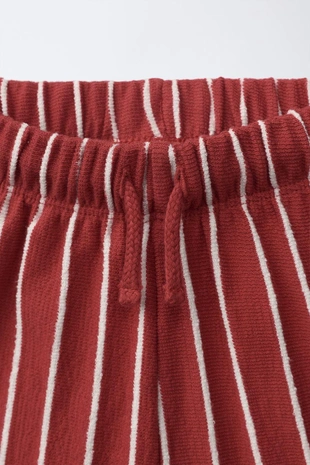 Комплект для джоггинга из футболки и шортов с автомобилем