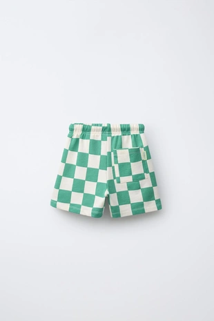 Шорты-бермуды в шахматную клетку