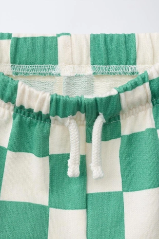 Шорты-бермуды в шахматную клетку