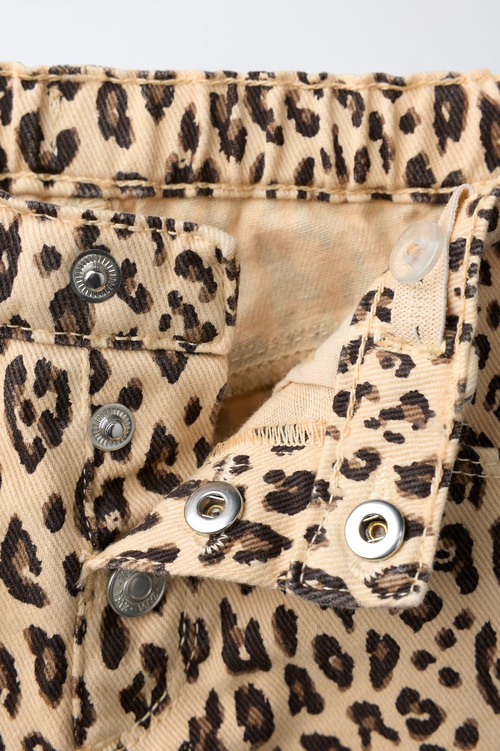 ШОРТЫ-БЕРМУДЫ С АНИМАЛИСТИЧЕСКИМ ПРИНТОМ