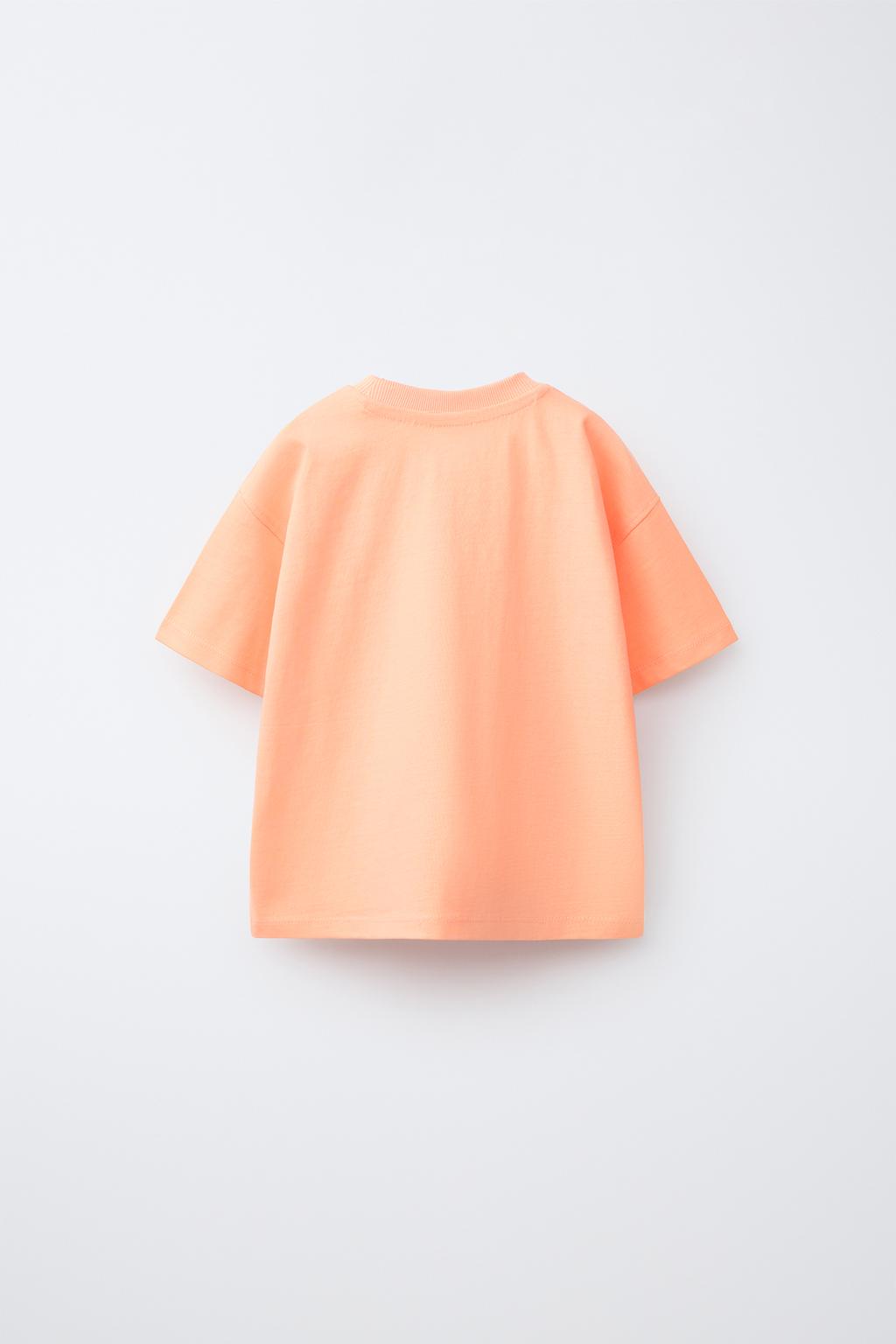 ФУТБОЛКА С ФЛУОРЕСЦЕНТНЫМ ПРИНТОМ