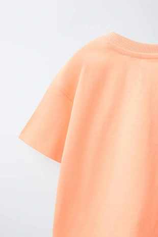 Футболка с флуоресцентным принтом