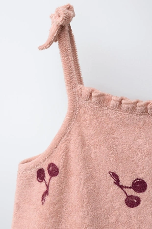 Короткий комбинезон с вишневым принтом- Заказать в России