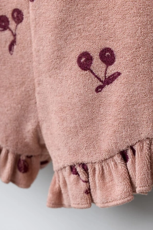 Короткий комбинезон с вишневым принтом- Заказать в России