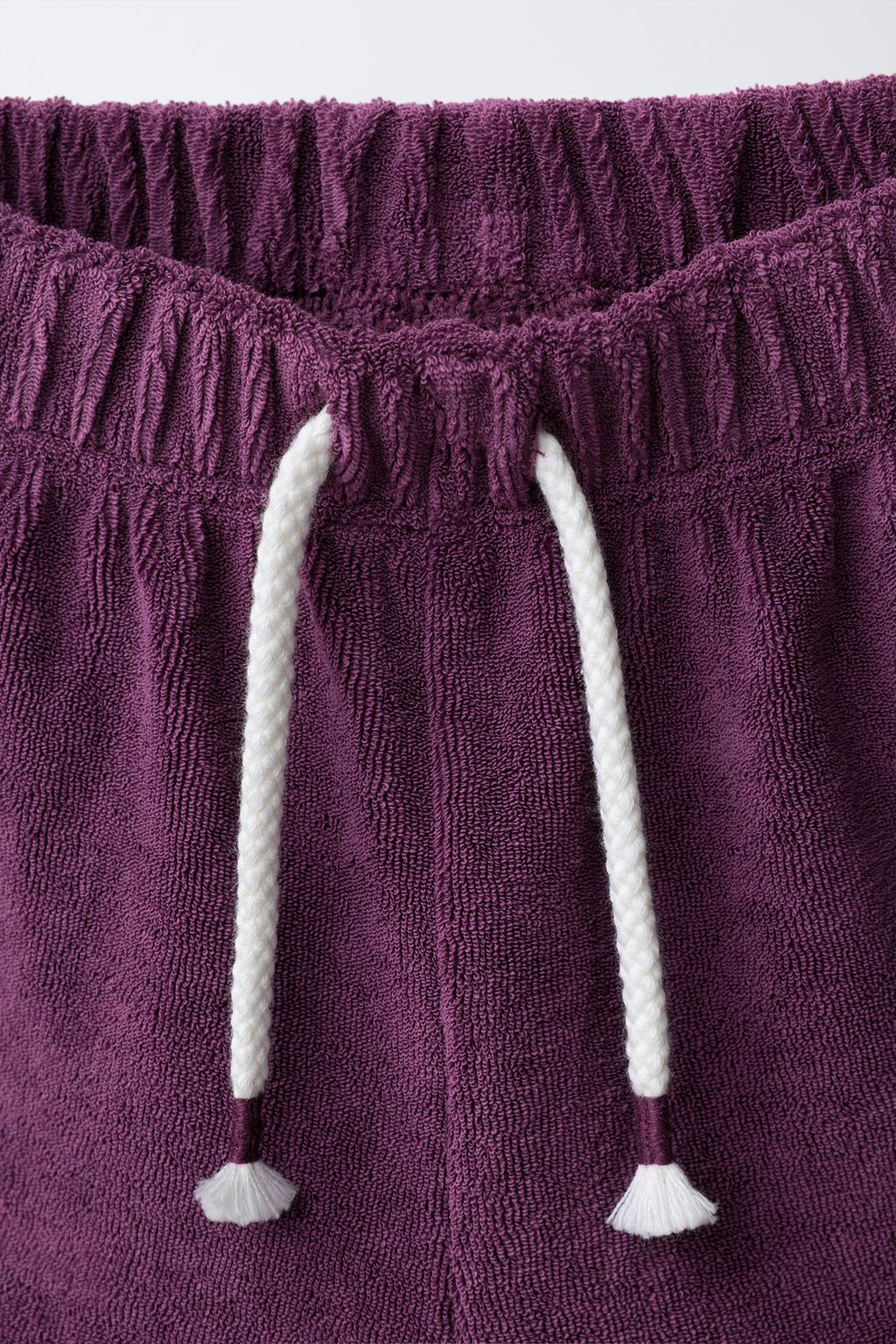 КОМПЛЕКТ ИЗ ФУТБОЛКИ И ШОРТОВ ИЗ МАХРОВОЙ ТКАНИ